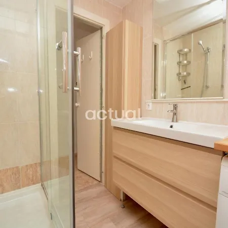 Elypalace 5-8 Apartment